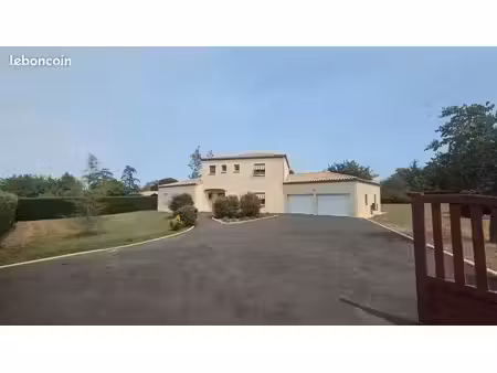 maison 7 pièces 205 m²