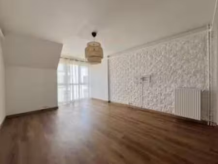 location appartement 2 pièces à nantes (44000) : à louer 2 pièces / 68m² nantes