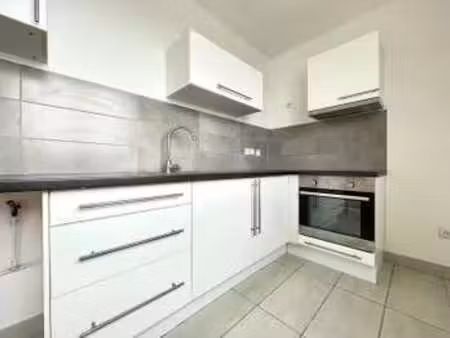 location appartement 4 pièces à brest (29200) : à louer 4 pièces / 65m² brest