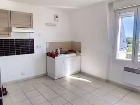 location appartement 3 pièces à carentan-les-marais (50500) : à louer 3 pièces / 83m² care