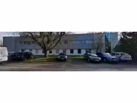 bureau 680 m²