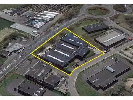 à vendre - grand entrepôt avec atelier et bureaux