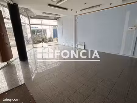 local commercial 135 m²