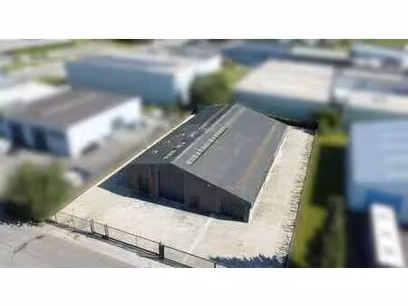 entrepôt de 220m² !