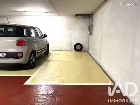 parking/box 14 m² paris