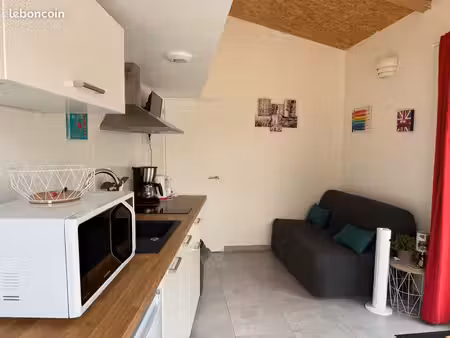 maison de bourg 2 chambrettes  meublée  disponible du 01/09/2026 au 30/04/2027