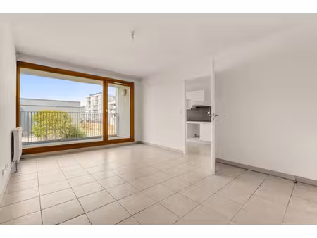 exclusivité - t3 avec 2 parkings sécurisés.
