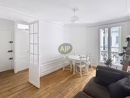 paris 75015 : appartement trois pièces