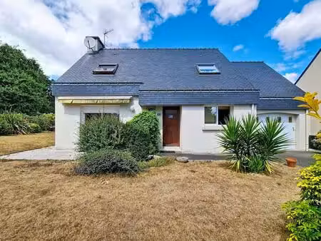 caudan : jolie maison dans un quartier résidentiel