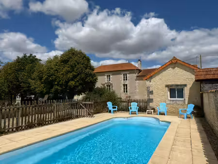 charmante maison de 203m2 avec jardin et dépendances
