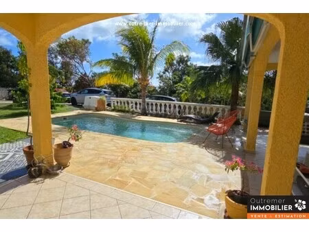 maison contemporaine avec studio  piscine et jacuzzi – sainte-marie duparc