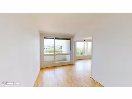 appartement 2 pièces 64 m²
