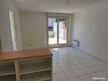 appartement t2 + terrasse + garage