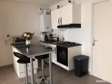 appartement t2 de 36 m² à saint-priest avec terrasse et parking sous terrain