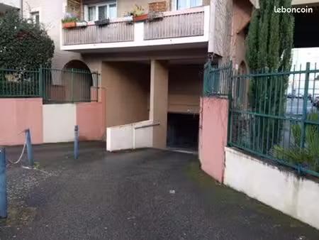 location parking+box