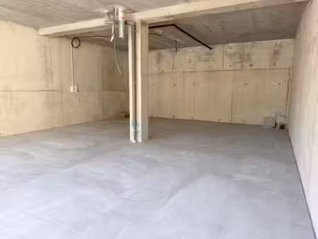 location locaux professionnels 1 pièce 95.61 m² à alata (20167)  1 500 €