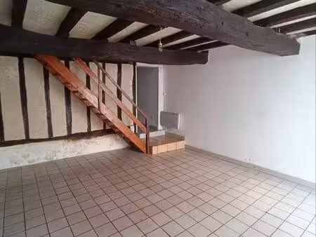location maison de village centre