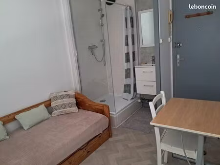 chambre indépendante meublée
