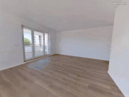 bel appartement f3 à louer avec ascenseur