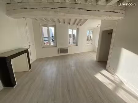 meaux centre – t1 lumineux 30 m² – gare à 10 min à pied