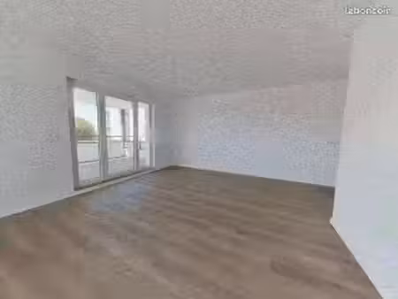 bel appartement f3 à louer avec ascenseur