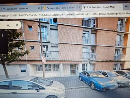 parking dans résidence sécurisée proche bretonneaux