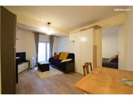à louer – bel appartement t2 rénové – coeur de ville tullins