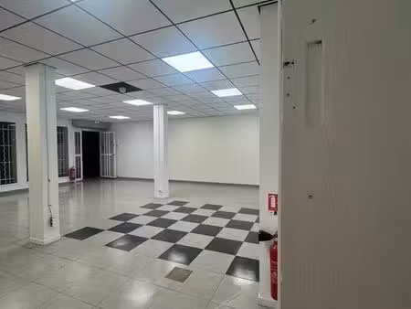 local commercial / stockage / professionnel