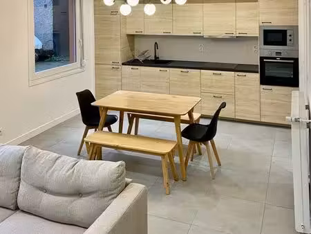 maison de ville rénovée avec charme - quartier université jean monnet