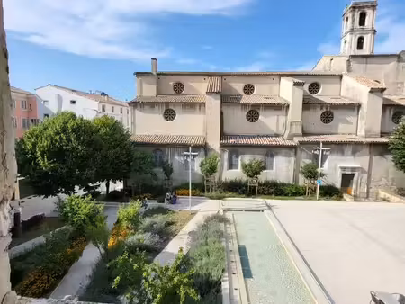 location t1 40m2