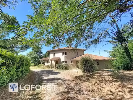 location maison 5 pièces 161.2 m² à limonest (69760)  2 215 €