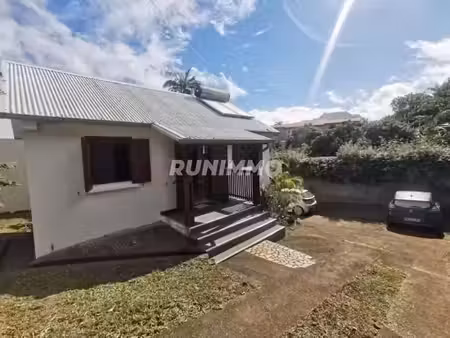 location villa 4 pièces 90 m² à le tampon (97430)  1 015 €