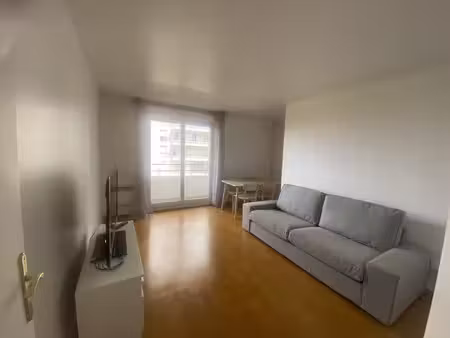 2 pieces meuble avec parking