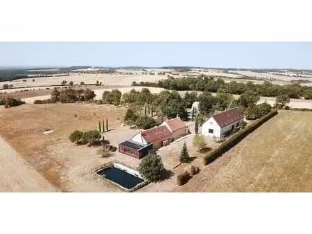 propriété avec piscine et jardin saint-fargeau (89)