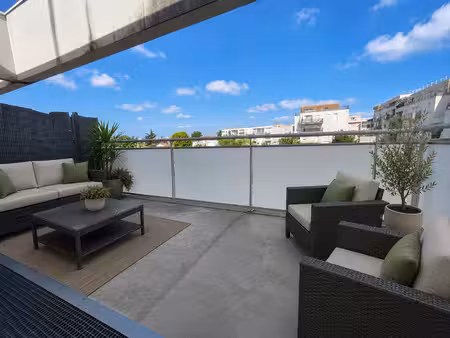 appartement de 3 pièces principales avec terrasse et parking