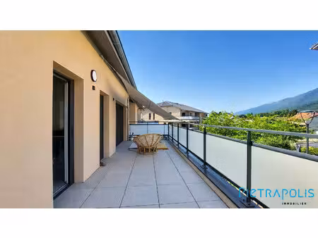 superbe et récent duplex à crozet