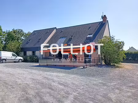 immeuble avec restaurant et appartement à vendre à baupte - réf. 147016