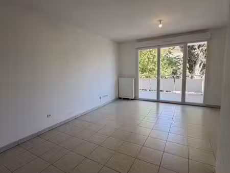 appartement à salon-de-provence (13300)