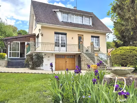 propriete 128 m² avec dependance de 140 m² a 5 mn a13