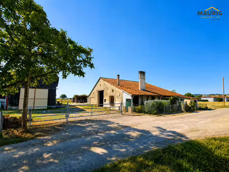 corps de ferme beau potentiel de rénovation- gontaud de no