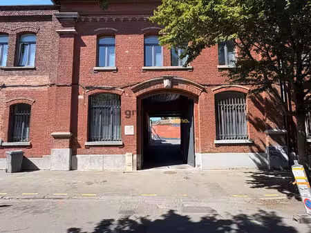 plateau brut - proche transport en commun - roubaix