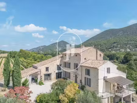exclusivite - mas provençal à vendre au cœur des vignes