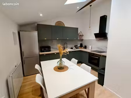 appartement t2 lumineux de 43m² — centre-ville casteljaloux