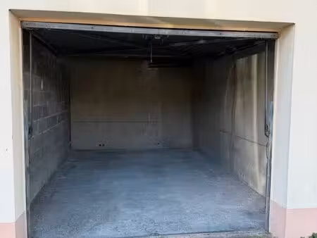 loue garage 17 m2