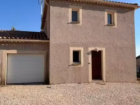 villa climatisée de 100m2 au calme -3 chambres -jardin clôturé