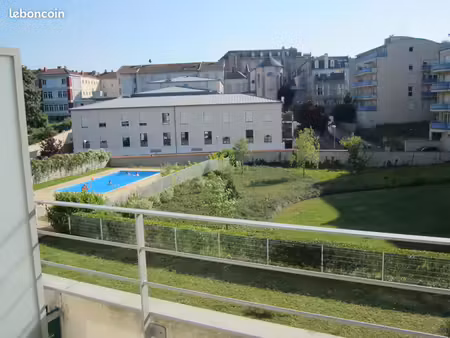 t2 calme dans résidence avec piscine  gardien et parking