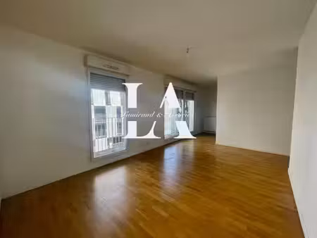 location appartement 3 pièces 64 m² à nanterre (92000)