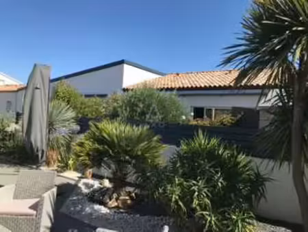 vente maison à saint-vincent-sur-jard (85520) : à vendre / 75m² saint-vincent-sur-jard