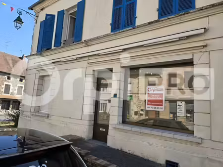 location bureaux 83 m²