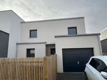 a louer - maison contemporaine 6 pièces à betton  proche commodités